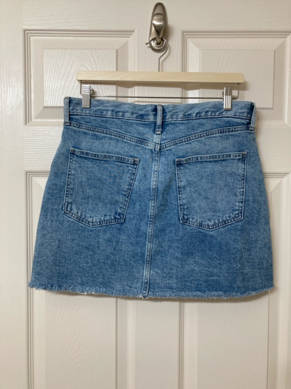 GAP Women's Light Wash High Rise Distressed Mini Denim Skirt 10 Coastal Cowgirl - Picture 4 of 6